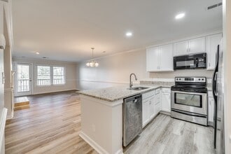 13822 Queens Harbor Rd in Charlotte, NC - Building Photo - Building Photo