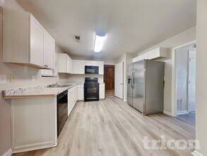 6169 Charring Cross Ct, Unit 3012 in Lithonia, GA - Foto de edificio - Building Photo