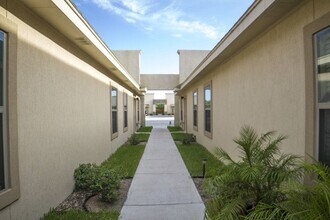909 Myrtle Beach Ave in McAllen, TX - Building Photo - Building Photo