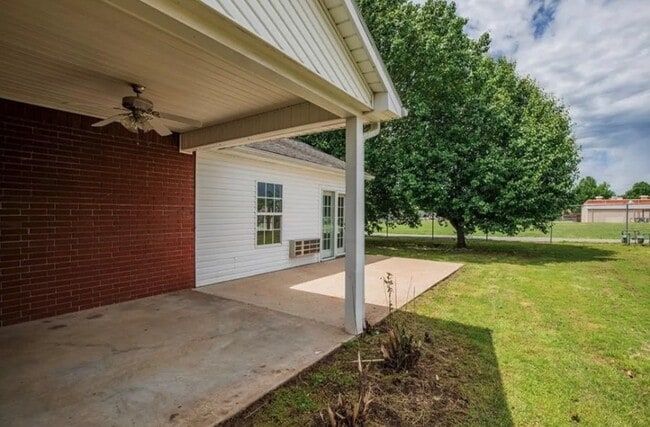 1470 Forest St in Springdale, AR - Building Photo - Building Photo