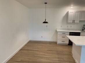 5021 Ripley Ln N in Renton, WA - Building Photo - Building Photo