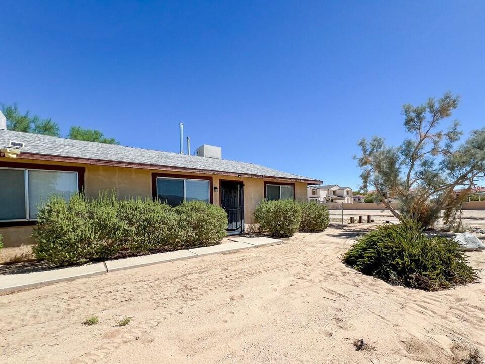 73874 S Slope Dr in Twentynine Palms, CA - Building Photo