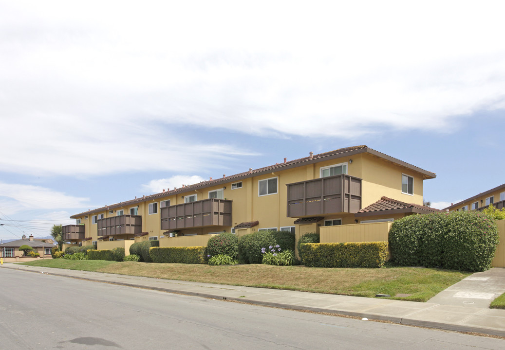 Sea Breeze Apartments in Castroville, CA - Building Photo