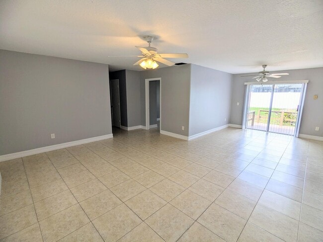 10927 Gantry St in Boca Raton, FL - Building Photo - Building Photo