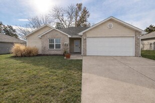 1610 Typhoon Dr in Columbia, MO - Building Photo