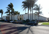 Portofino Apartments in Oxnard, CA - Foto de edificio - Building Photo