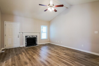 303 Southampton Dr in Knightdale, NC - Building Photo - Building Photo