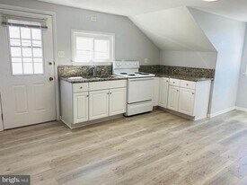 240 W 7th Ave in Conshohocken, PA - Building Photo