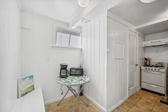 2600 S Eads St, Unit On Eads B1 in Arlington, VA - Building Photo - Building Photo