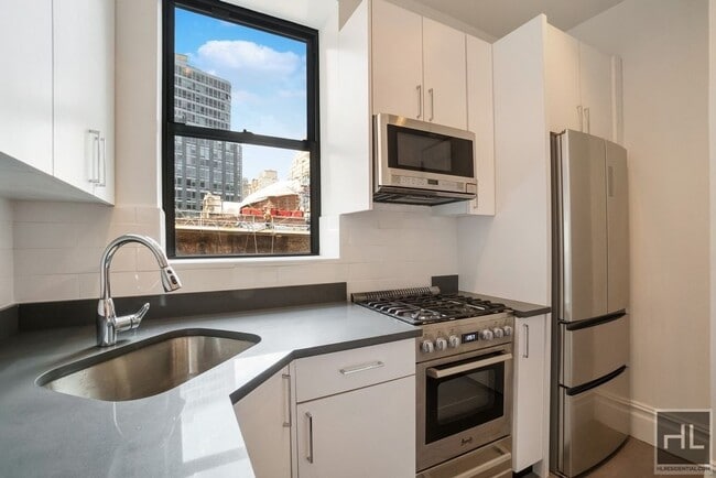 property at 166 W 72nd St