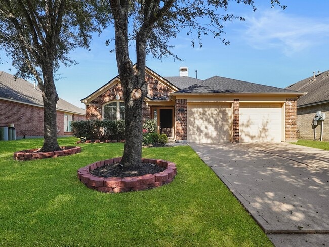 property at 20110 Emerald Cliff Ln