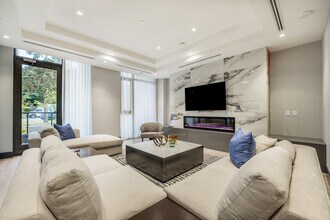 Aberdeen On the Kingsway in Toronto, ON - Building Photo - Building Photo