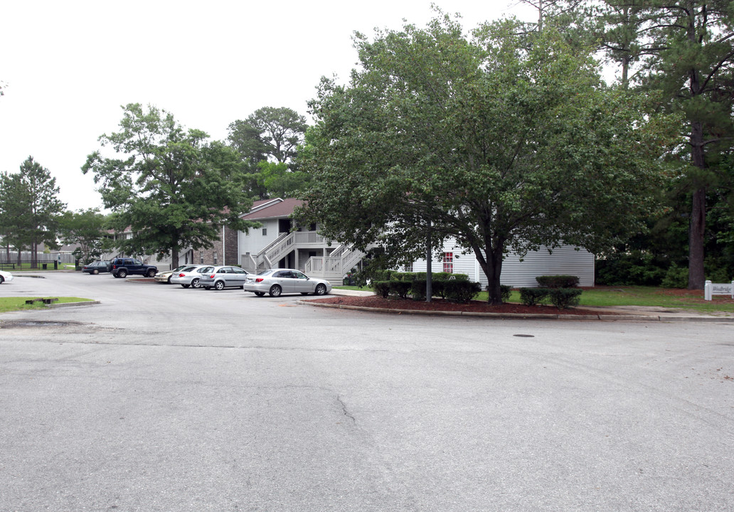 Woodbridge Apartments in Wilmington, NC - Building Photo