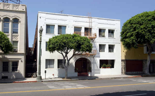 1325 S Hope St in Los Angeles, CA - Building Photo