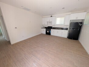 10642-10646 S Central Ave in Los Angeles, CA - Building Photo - Building Photo