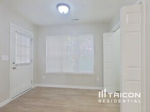 5020 Osage Cir in Charlotte, NC - Foto de edificio - Building Photo