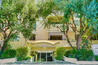 310 S Almont Dr, Unit #116 in Los Angeles, CA - Foto de edificio - Building Photo