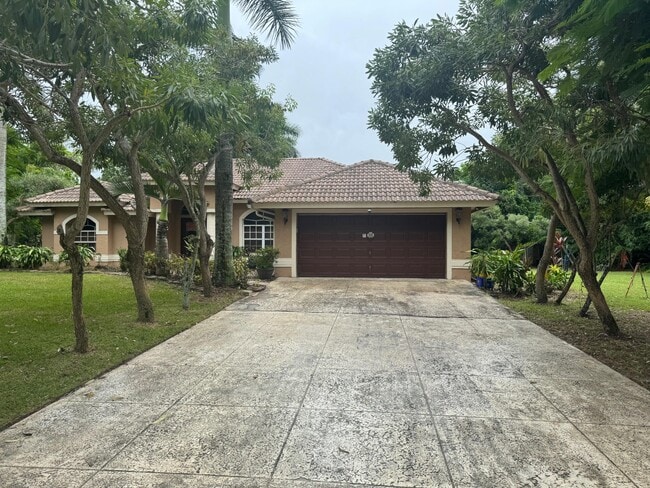 property at 16192 71st Ln N