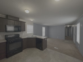 27 W Manor St in Oxford, MI - Building Photo - Building Photo