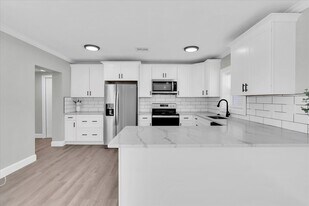 1230 75th Ave N in St. Petersburg, FL - Building Photo