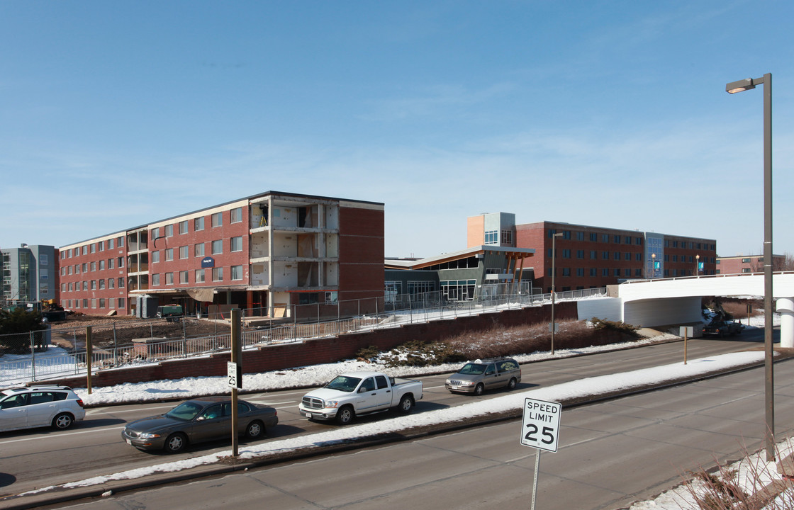 Wigen Hall in Menomonie, WI - Foto de edificio