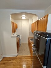 1528 W Pratt Blvd, Unit 214 in Chicago, IL - Building Photo - Building Photo