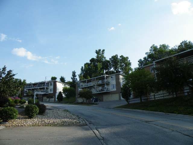 3712 35th St in Moline, IL - Foto de edificio - Building Photo