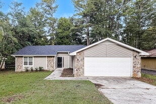 9185 Sunset Dr in Jonesboro, GA - Building Photo