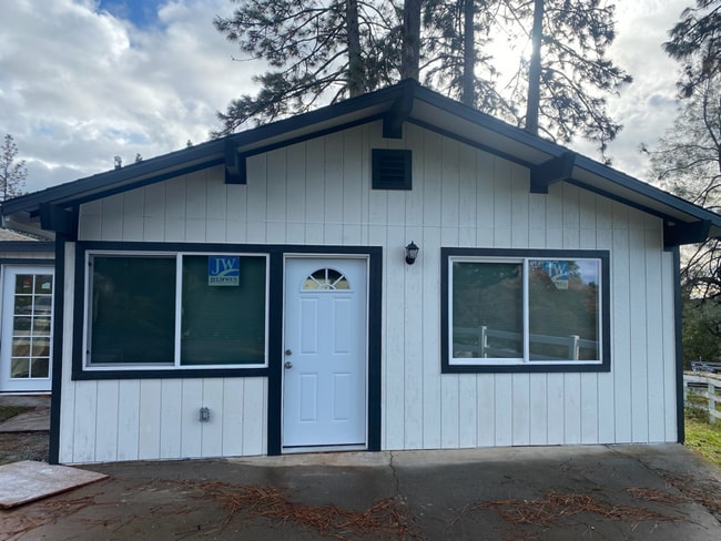 property at 2880 Winter Ct