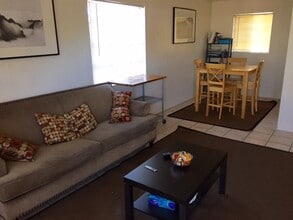 530 E Linden St, Unit #2 in Tucson, AZ - Foto de edificio - Building Photo
