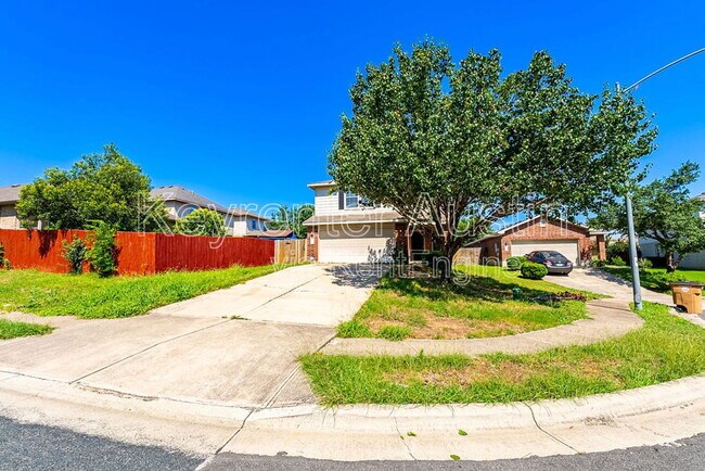 13512 Lismore Ln in Pflugerville, TX - Building Photo - Building Photo