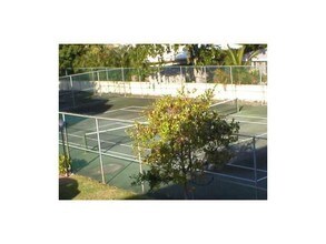 126 S Cypress Rd in Pompano Beach, FL - Building Photo - Building Photo