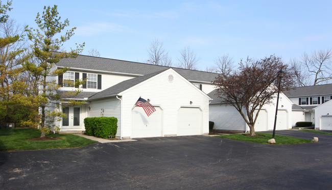 Bronson Court Townhomes in Hilliard, OH - Building Photo - Building Photo