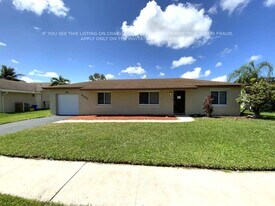9387 Gettysburg Rd in Boca Raton, FL - Building Photo