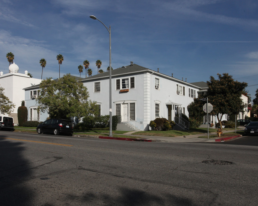 1956 N Vermont Ave in Los Angeles, CA - Building Photo