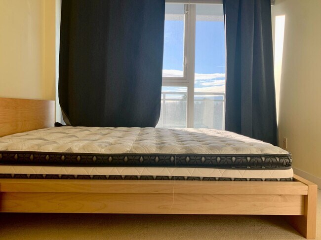 7373 Westminster Hwy in Richmond, BC - Building Photo - Building Photo