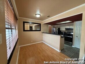 11610 Vance Jackson Rd in San Antonio, TX - Building Photo - Building Photo