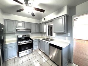 1130 Bois D'Arc St in Lockhart, TX - Building Photo - Building Photo