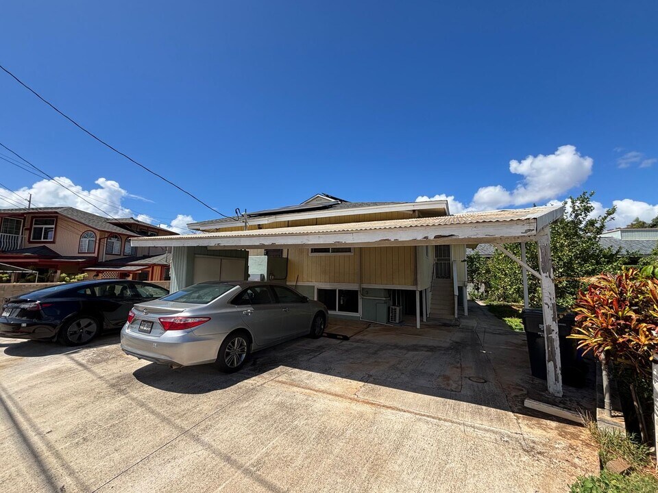 98-163-163 Kaulike Dr in Pearl City, HI - Building Photo