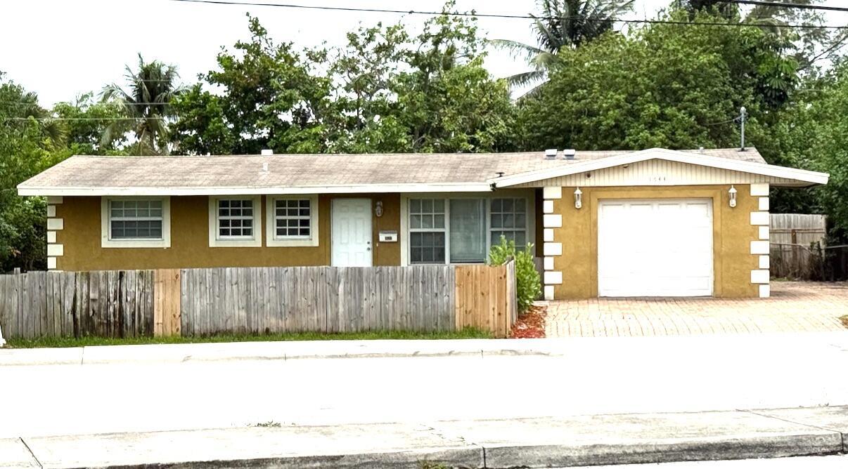 1644 45th St in West Palm Beach, FL - Building Photo