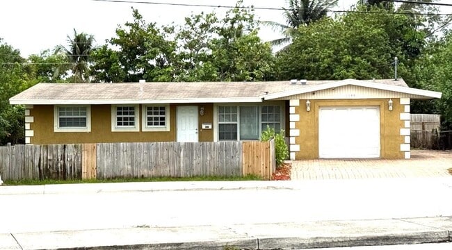 property at 1644 45th St