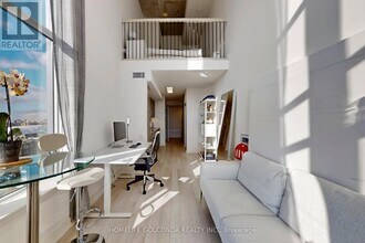 5 Hanna Ave in Toronto, ON - Building Photo - Building Photo