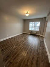 106 N Grove St in East Orange, NJ - Building Photo - Building Photo