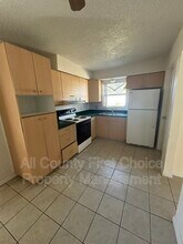 928 Lake Palms Dr in Largo, FL - Building Photo - Building Photo