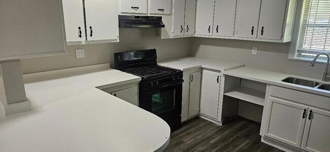 6002 Doulton Dr in Houston, TX - Building Photo - Building Photo