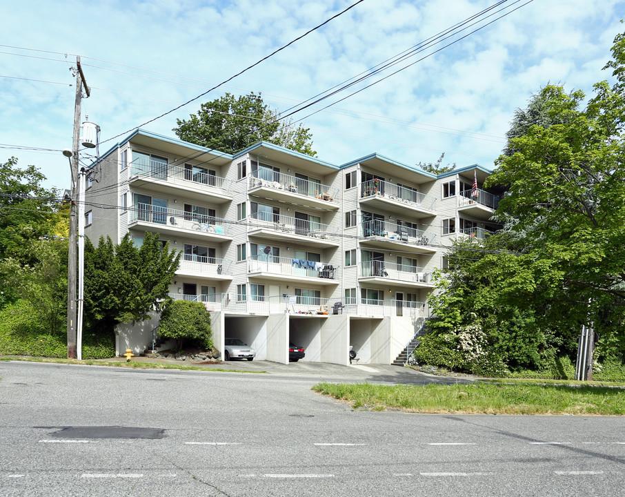 Magnolia Terrace Apartments in Seattle, WA - Building Photo