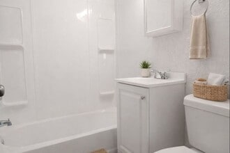 8 Midland Heights Cir in Midland, PA - Building Photo - Building Photo