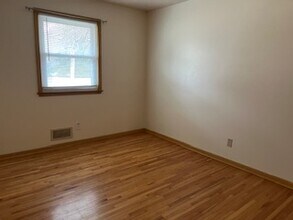 307 Kingsbury St in Gayville, SD - Building Photo - Building Photo