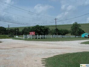 106 GBRV Lp in Canyon Lake, TX - Building Photo - Building Photo
