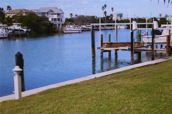 12444 Capri Cir N in Treasure Island, FL - Building Photo - Building Photo